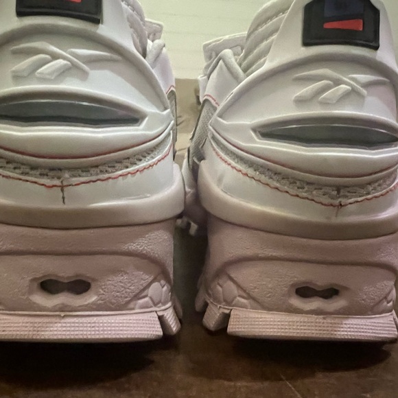 Reebok Experiment 4 Trail Fury
Pyer Moss Ash Lily - Picture 3 of 8